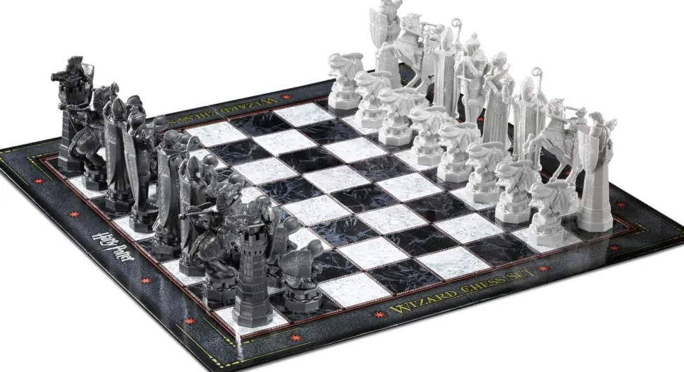 Harry Potter: Wizard's Chess Set